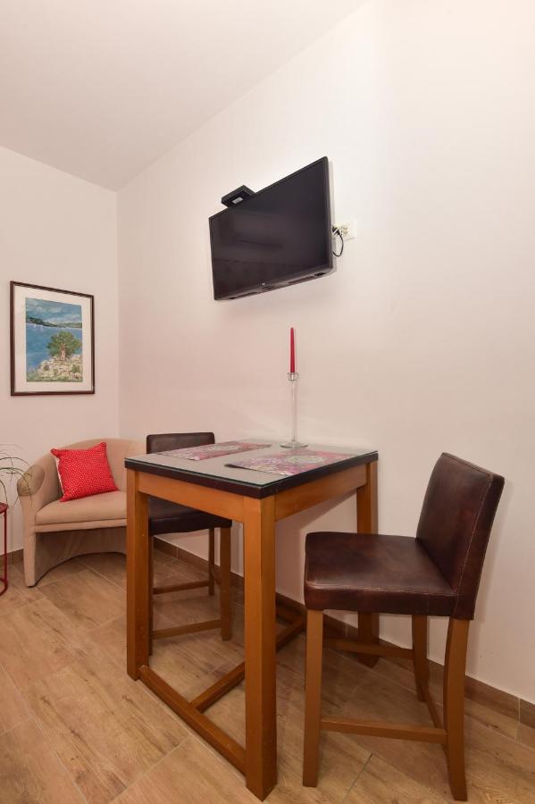 Antonio Apartment Макарска Екстериор снимка