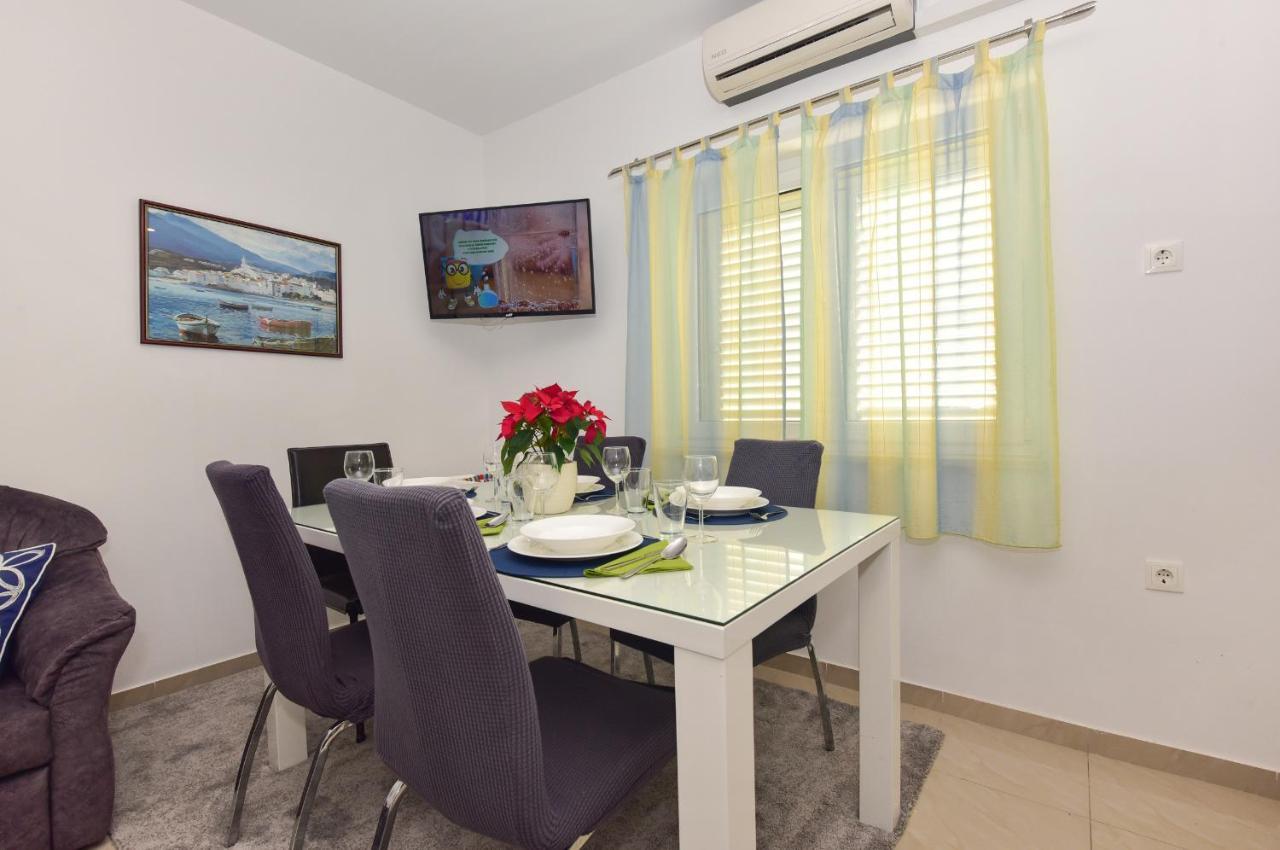Antonio Apartment Макарска Екстериор снимка