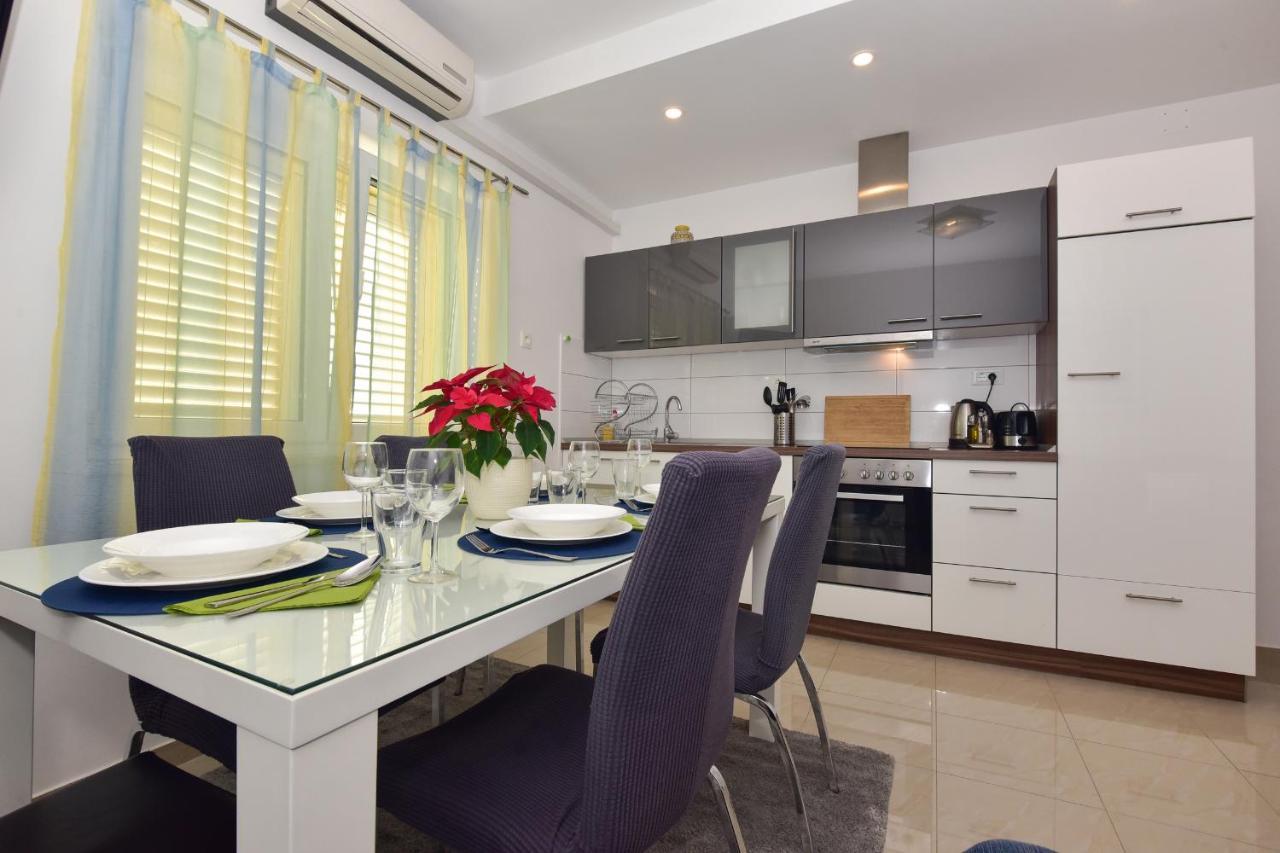 Antonio Apartment Макарска Екстериор снимка