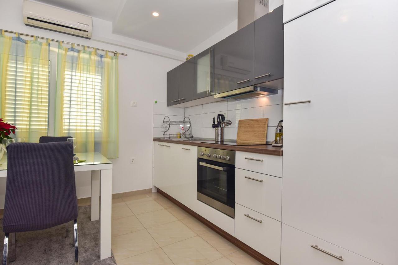 Antonio Apartment Макарска Екстериор снимка