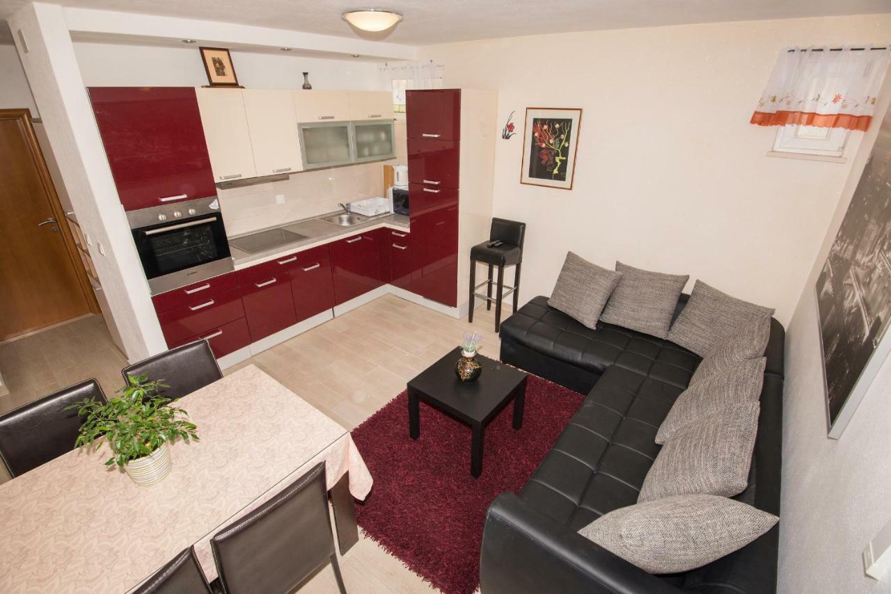 Antonio Apartment Макарска Екстериор снимка